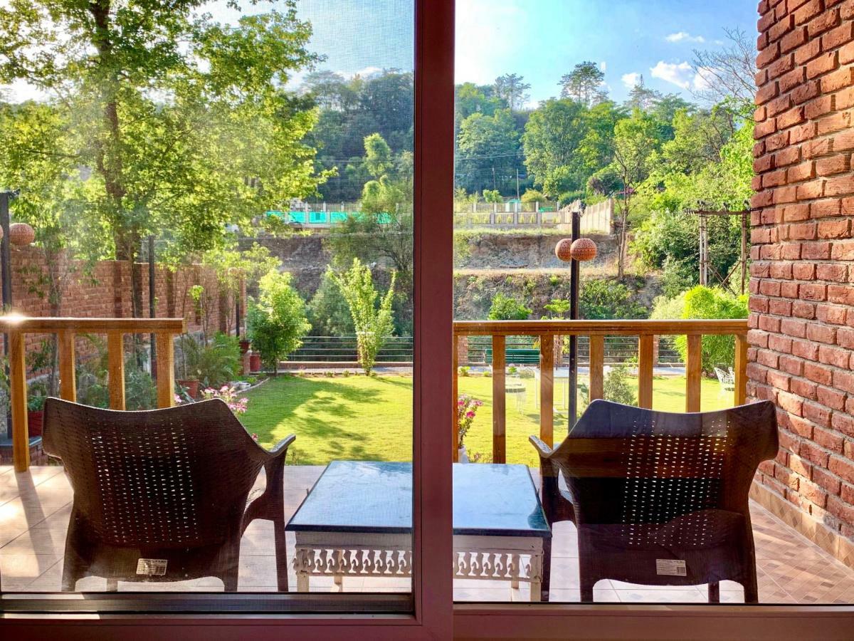The River'S Edge Farm Dehradun Ngoại thất bức ảnh